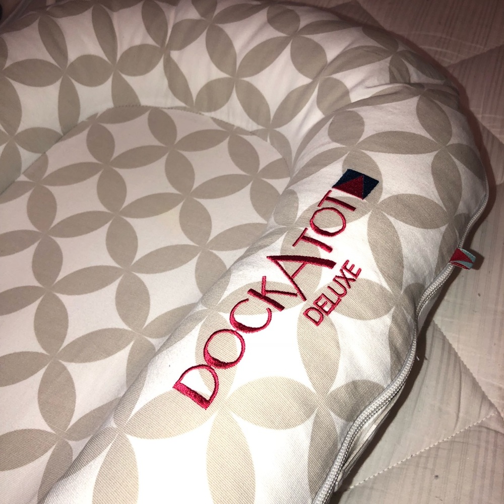 SOLD: Dockatot deluxe